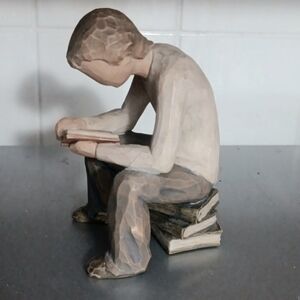 WILLOW TREE QUEST FIGURINE